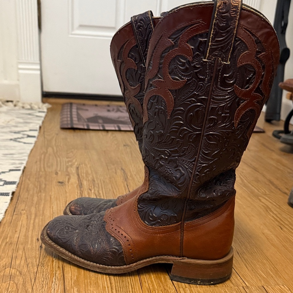 Elegant Embossed Leather Heeled Boots